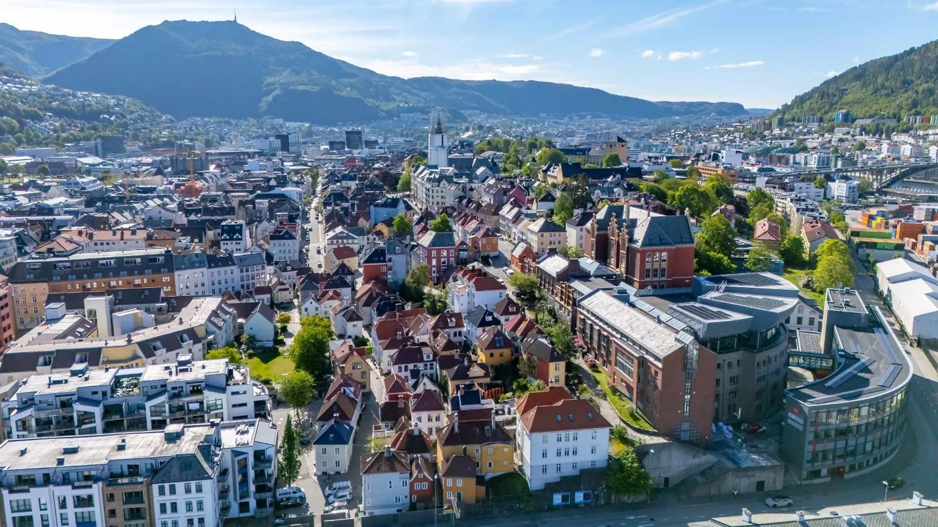 Unique And Spacious Home In Bergens Most Charming Area 0*, Bergen